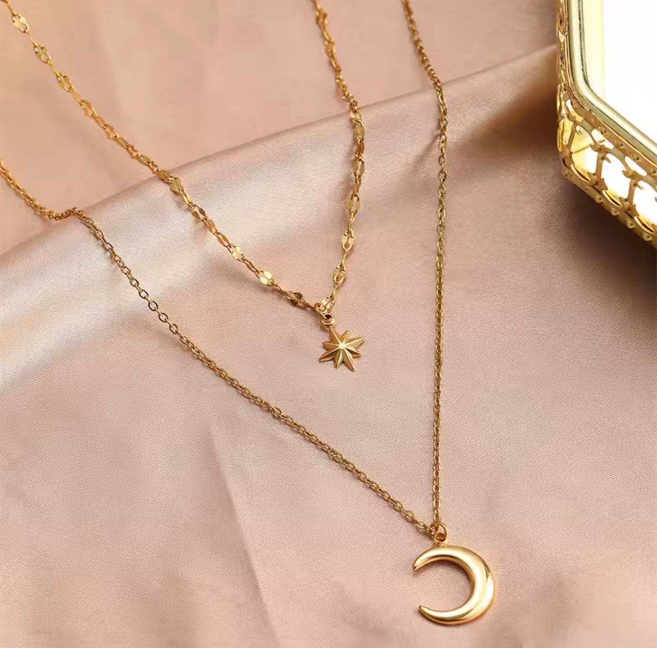 Retro Star Moon Pendant Necklace 18K Gold